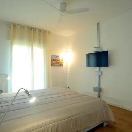 Maison Adri ' Con Posto Auto Privato 新布萨纳